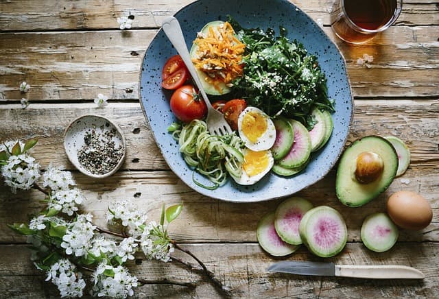 Health Treasures: Delicious Salads in Athens Restaurants